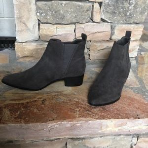 Dark gray ankle cut boot